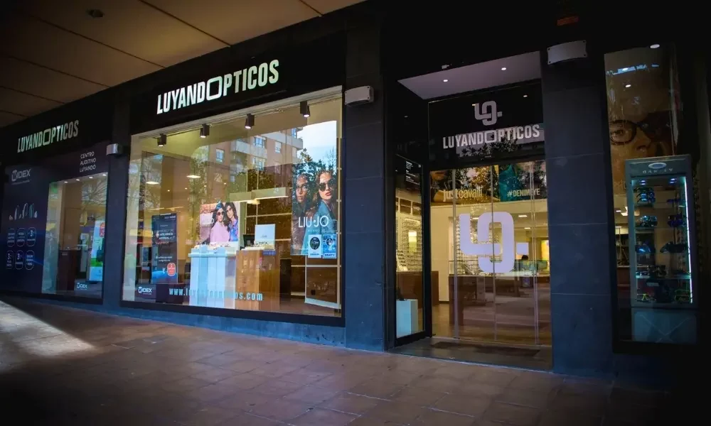 Frontal tienda Luyando Amurrio